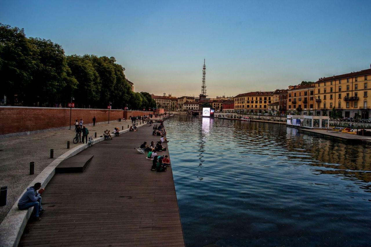 Paki Home Nel Cuore Dei Navigli Di Milano Luaran gambar
