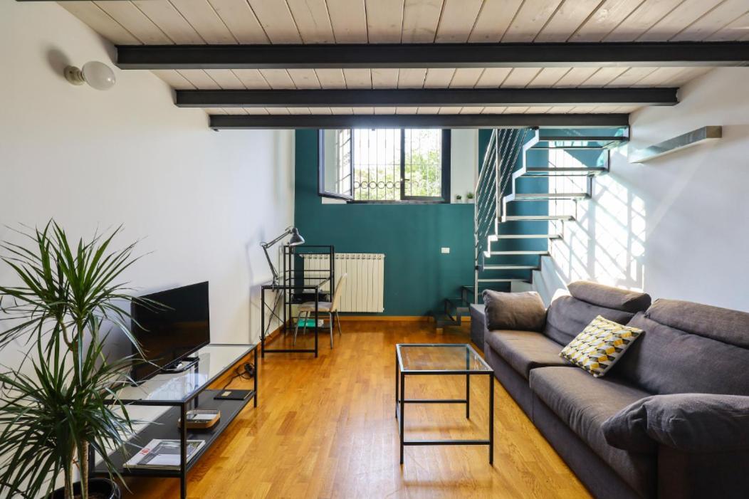 Paki Home Nel Cuore Dei Navigli Di Milano Luaran gambar