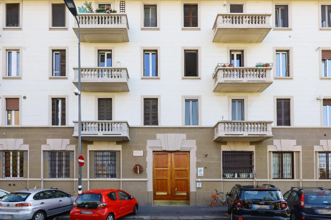 Paki Home Nel Cuore Dei Navigli Di Milano Luaran gambar
