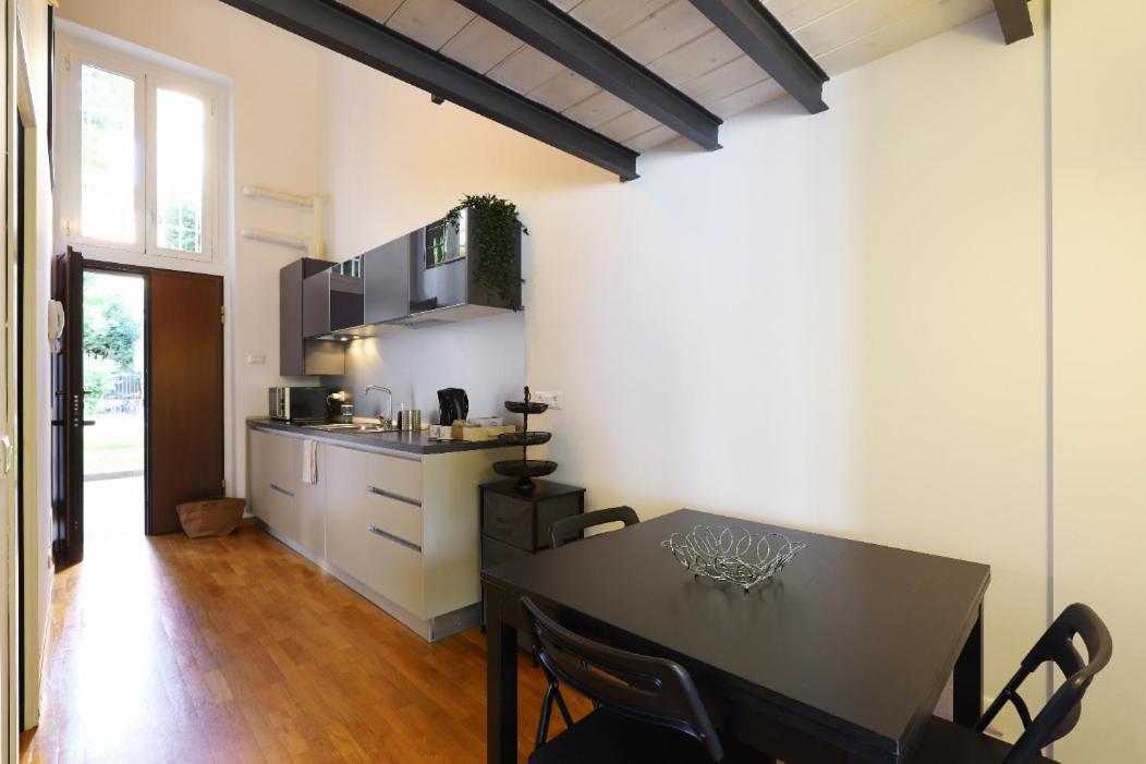 Paki Home Nel Cuore Dei Navigli Di Milano Luaran gambar
